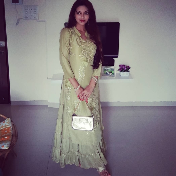 Pista green long one pc gown - Picture 3 of 4